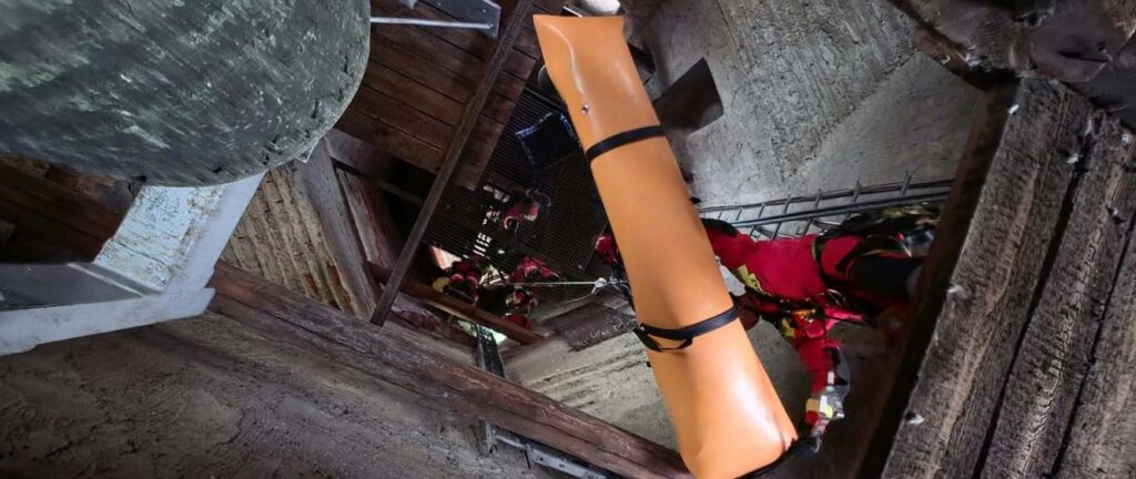 Katedra w Siedlcach pod lupą strażaków. Ćwiczyli ewakuację z wysokości
